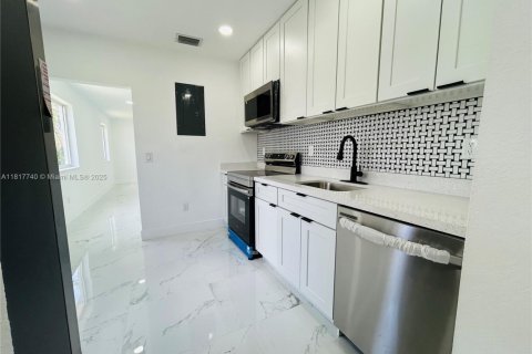 Casa en venta en Miami, Florida, 3 dormitorios, 101.08 m2 № 1774191 - foto 15