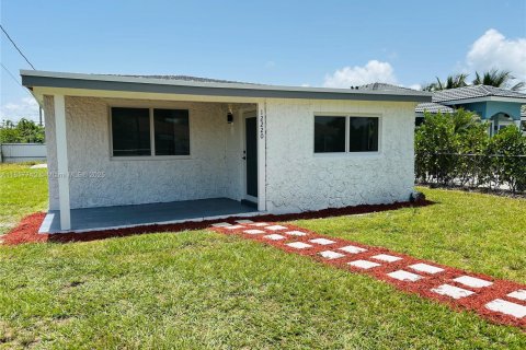 Casa en venta en Miami, Florida, 3 dormitorios, 101.08 m2 № 1774191 - foto 1