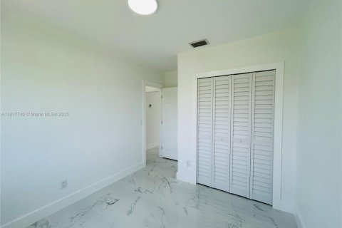 Casa en venta en Miami, Florida, 3 dormitorios, 101.08 m2 № 1774191 - foto 8
