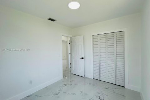 Casa en venta en Miami, Florida, 3 dormitorios, 101.08 m2 № 1774191 - foto 9