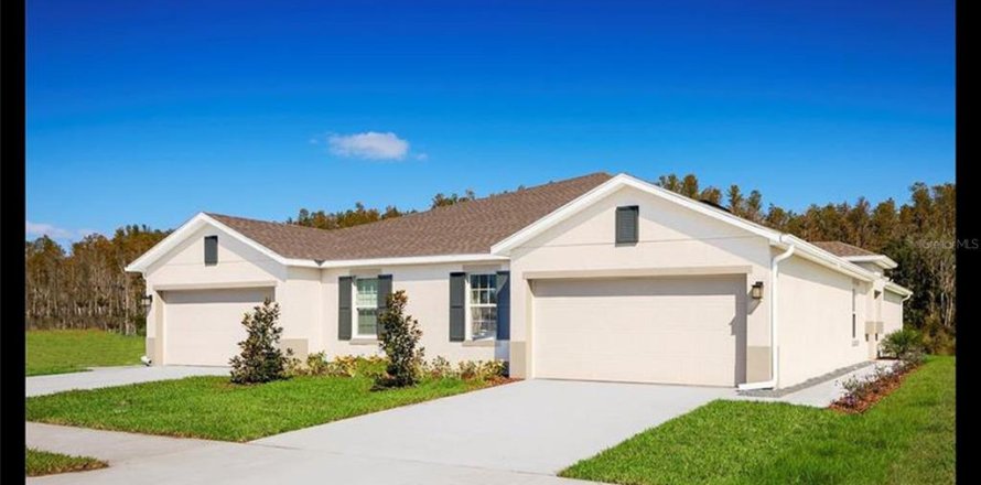 Villa ou maison à Land O' Lakes, Floride 3 chambres, 142.33 m2 № 2383540