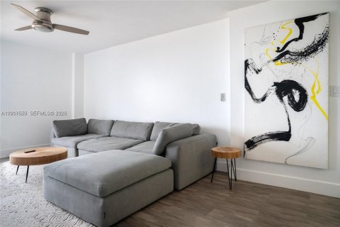Condo in Hollywood, Florida, 1 bedroom № 2186271