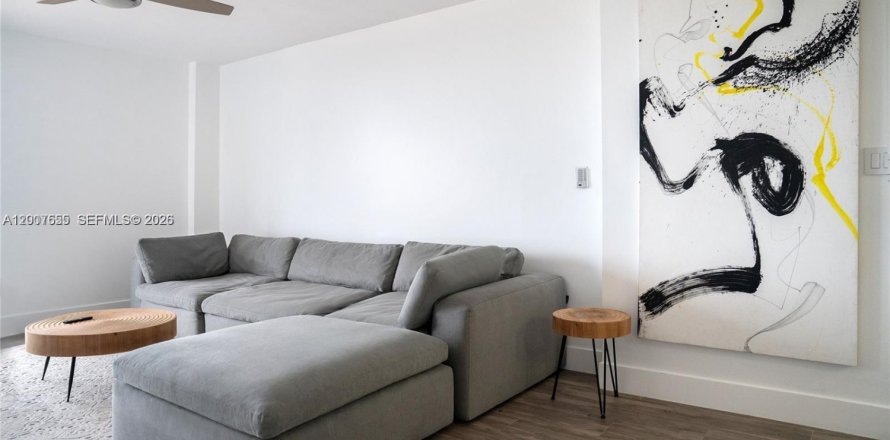 Condominio en Hollywood, Florida, 1 dormitorio № 2186271