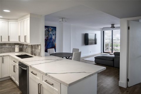 Condominio en venta en Hollywood, Florida, 1 dormitorio, 77.29 m2 № 2186271 - foto 5