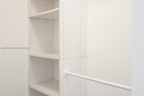 Condominio en venta en Hollywood, Florida, 1 dormitorio, 77.29 m2 № 2186271 - foto 8