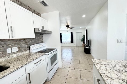 House in Bradenton, Florida 2 bedrooms, 81.94 sq.m. № 1870855 - photo 13