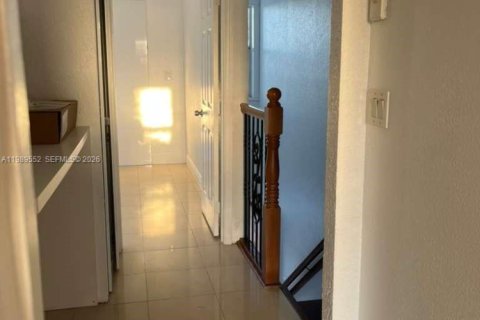 Copropriété à louer à Miami, Floride: 3 chambres, 107.77 m2 № 2051613 - photo 7