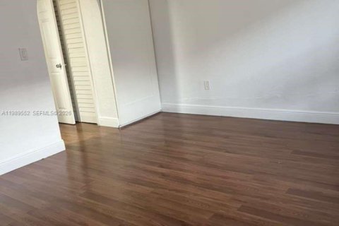 Copropriété à louer à Miami, Floride: 3 chambres, 107.77 m2 № 2051613 - photo 8