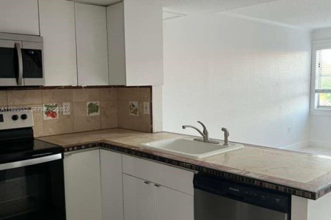 Copropriété à louer à Miami, Floride: 3 chambres, 107.77 m2 № 2051613 - photo 16