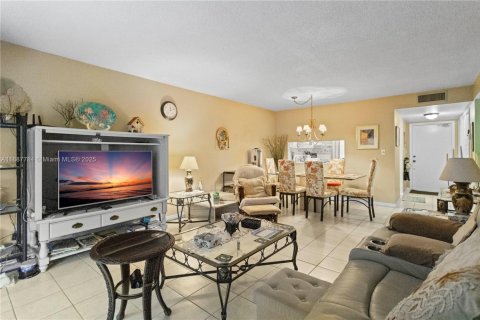 Condominio en venta en Hollywood, Florida, 2 dormitorios, 92.16 m2 № 1942020 - foto 13