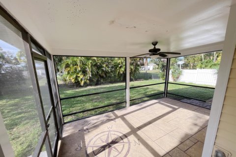 House in Hobe Sound, Florida 3 bedrooms, 114.46 sq.m. № 1161665 - photo 1