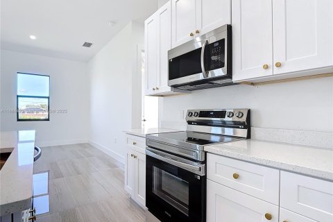 Villa ou maison à vendre à Lehigh Acres, Floride: 3 chambres, 149.94 m2 № 1931425 - photo 16