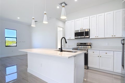 Villa ou maison à vendre à Lehigh Acres, Floride: 3 chambres, 149.94 m2 № 1931425 - photo 15