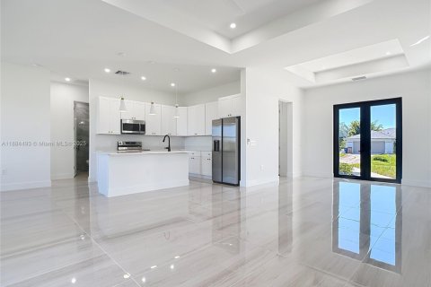 Villa ou maison à vendre à Lehigh Acres, Floride: 3 chambres, 149.94 m2 № 1931425 - photo 12