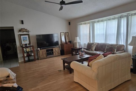 House in Leesburg, Florida 3 bedrooms, 176.05 sq.m. № 2218131 - photo 25