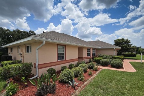 House in Leesburg, Florida 3 bedrooms, 176.05 sq.m. № 2218131 - photo 3