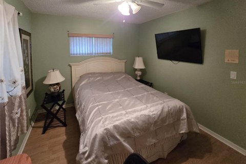 House in Leesburg, Florida 3 bedrooms, 176.05 sq.m. № 2218131 - photo 14