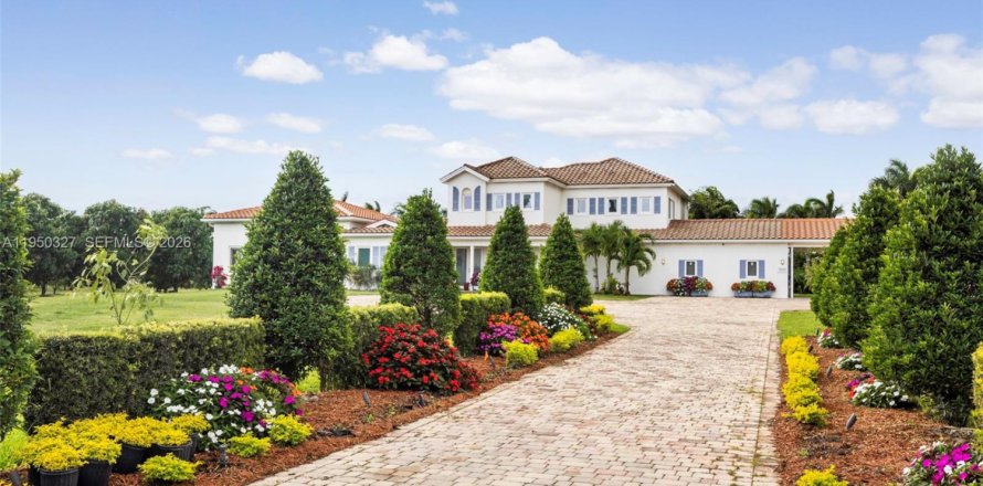 Дом в Хомстед, Флорида 5 спален, 334.82м2 № 2005866