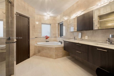 Купить виллу или дом в Хомстед, Флорида 5 спален, 334.82м2, № 2005866 - фото 30