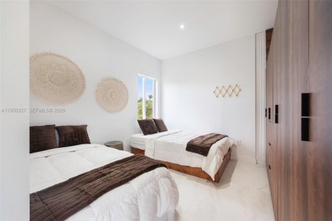 Купить виллу или дом в Хомстед, Флорида 5 спален, 334.82м2, № 2005866 - фото 25