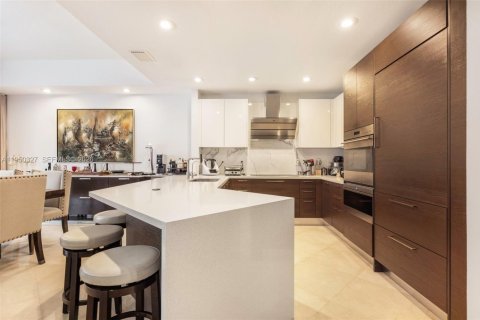 Купить виллу или дом в Хомстед, Флорида 5 спален, 334.82м2, № 2005866 - фото 9