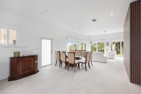 Купить виллу или дом в Хомстед, Флорида 5 спален, 334.82м2, № 2005866 - фото 15