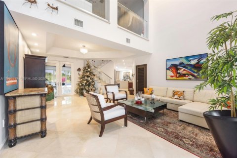 Купить виллу или дом в Хомстед, Флорида 5 спален, 334.82м2, № 2005866 - фото 6