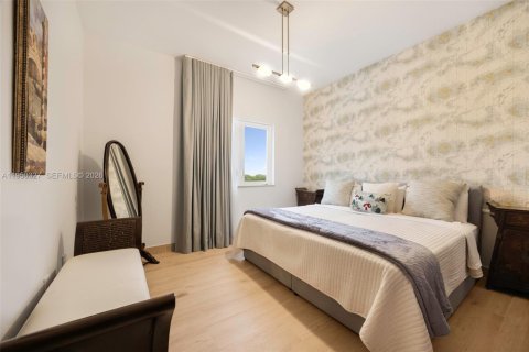 Купить виллу или дом в Хомстед, Флорида 5 спален, 334.82м2, № 2005866 - фото 23