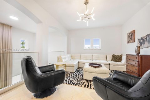 Купить виллу или дом в Хомстед, Флорида 5 спален, 334.82м2, № 2005866 - фото 18