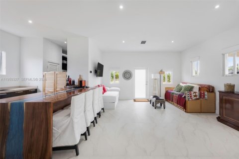 Купить виллу или дом в Хомстед, Флорида 5 спален, 334.82м2, № 2005866 - фото 13