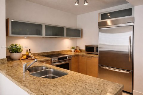 Condo in Sunny Isles Beach, Florida, 1 bedroom № 2254055 - photo 4