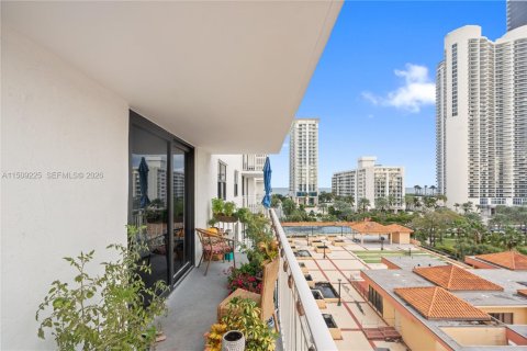 Condo in Sunny Isles Beach, Florida, 3 bedrooms  № 1976187 - photo 30