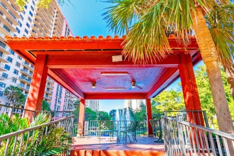 Condominio en venta en Sunny Isles Beach, Florida, 3 dormitorios, 151.24 m2 № 1976187 - foto 16