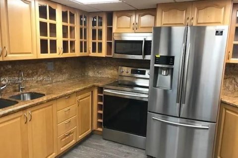 Condominio en Sunny Isles Beach, Florida, 3 dormitorios  № 1976187