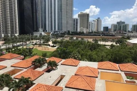 Condominio en venta en Sunny Isles Beach, Florida, 3 dormitorios, 151.24 m2 № 1976187 - foto 29