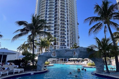 Hotel in Sunny Isles Beach, Florida 61.69 sq.m. № 2038586