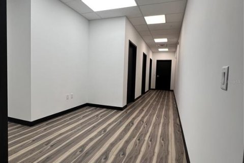 Immobilier commercial à louer à Orlando, Floride: 71.35 m2 № 1640507 - photo 9