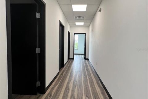 Immobilier commercial à louer à Orlando, Floride: 71.35 m2 № 1640507 - photo 10