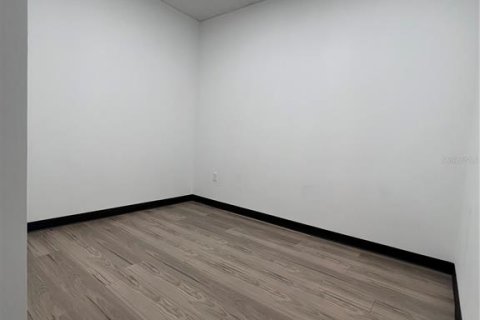 Immobilier commercial à louer à Orlando, Floride: 71.35 m2 № 1640507 - photo 12