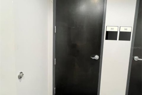 Immobilier commercial à louer à Orlando, Floride: 71.35 m2 № 1640507 - photo 8