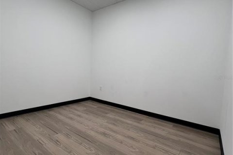 Immobilier commercial à louer à Orlando, Floride: 71.35 m2 № 1640507 - photo 15