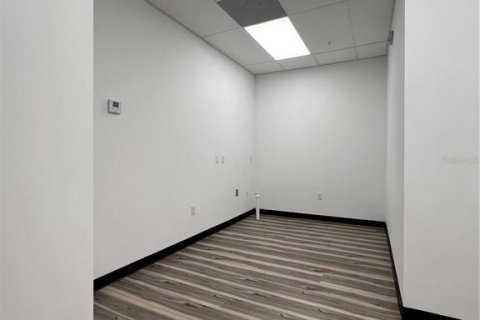 Immobilier commercial à louer à Orlando, Floride: 71.35 m2 № 1640507 - photo 11