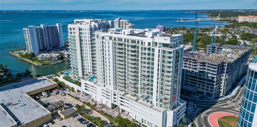 Condo in Sarasota, Florida, 2 bedrooms  № 2200809