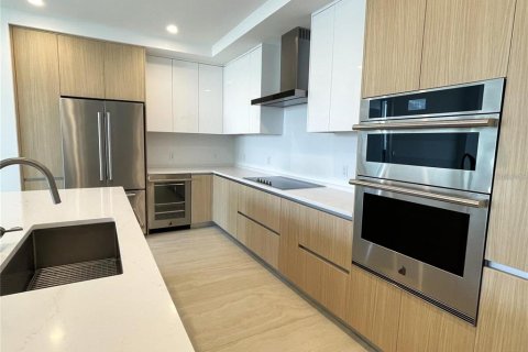 Condo in Sarasota, Florida, 2 bedrooms  № 2200809 - photo 18