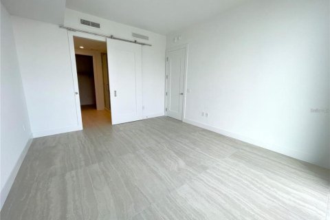 Condo in Sarasota, Florida, 2 bedrooms  № 2200809 - photo 23