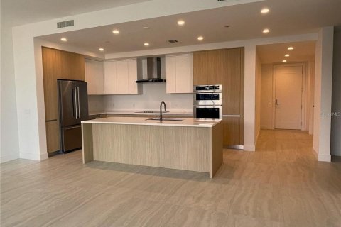 Condo in Sarasota, Florida, 2 bedrooms  № 2200809 - photo 16