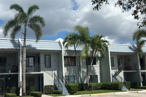 Condo in Weston, Florida, 2 bedrooms  № 2048475 - photo 17