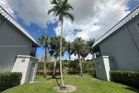 Condo in Weston, Florida, 2 bedrooms  № 2048475 - photo 14
