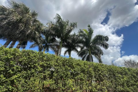 Condo in Weston, Florida, 2 bedrooms  № 2048475 - photo 13