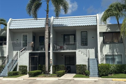 Condo in Weston, Florida, 2 bedrooms  № 2048475 - photo 2